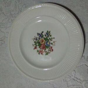 13 Wedgwood of Etruria Conway AK8384 Bread Plates